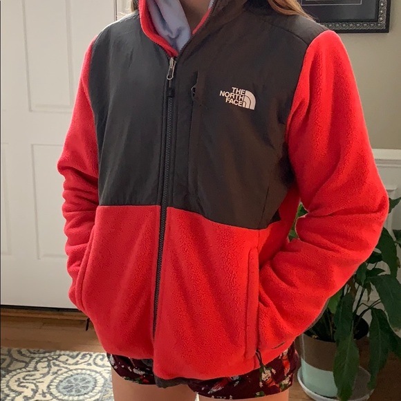The North Face Jackets & Blazers - The north face Denali coat size medium